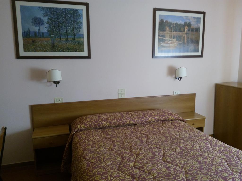 Hotel Lea غروسيتو الغرفة الصورة